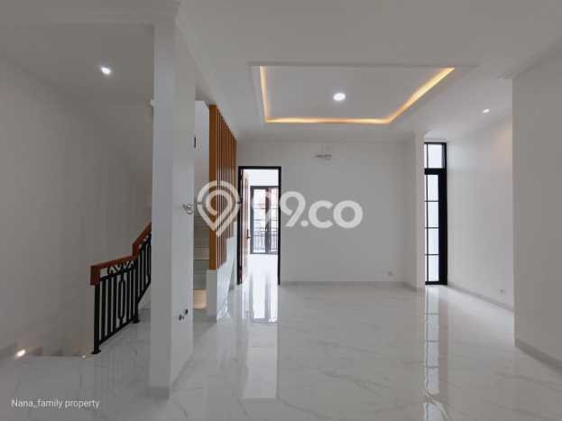 Rumah Baru Dalam Komplek Cinere.hanya 3kilo Meter Mrt Lebak Bulus Rumah Baru Dalam Komplek Cinere.hanya 3kilo Meter Mrt Lebak Bulus