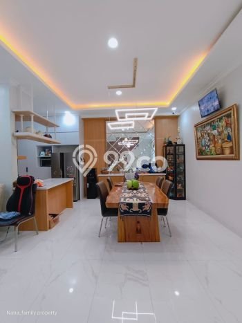 Rumah Mewah 2,5lantai.dlm Komplek Mewah Dkt Sekolah,pusat Bisnis Rumah Mewah 2,5lantai.dlm Komplek Mewah Dkt Sekolah,pusat Bisnis