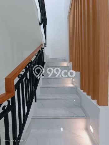 Rumah Baru Dalam Komplek Cinere.hanya 3kilo Meter Mrt Lebak Bulus Rumah Baru Dalam Komplek Cinere.hanya 3kilo Meter Mrt Lebak Bulus