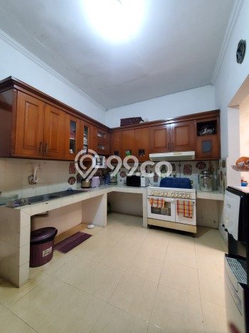 Hunian Mewah LB 300m2 Siap Pakai Desain Elegan di Pondok Ranji, Tangerang Hunian Mewah LB 300m2 Siap Pakai Desain Elegan di Pondok Ranji, Tangerang