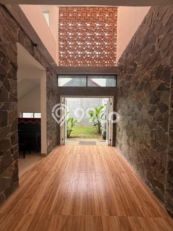 Rumah Mewah Dijual LT 155m2 di Serpong, Tangerang Selatan Rumah Mewah Dijual LT 155m2 di Serpong, Tangerang Selatan