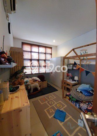 Siap Huni Hunian Elit 5 Kamar di Pesanggrahan Dekat ke Mana Pun Siap Huni Hunian Elit 5 Kamar di Pesanggrahan Dekat ke Mana Pun