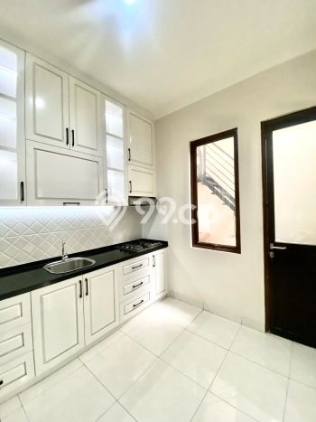 Sewa Rumah Harga Terjangkau di Sektor 9-Bintaro Tangerang Selatan dengan 4 Kamar Tidur Sewa Rumah Harga Terjangkau di Sektor 9-Bintaro Tangerang Selatan dengan 4 Kamar Tidur