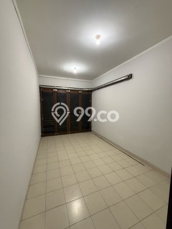 Sewa Rumah Harga Terjangkau di Sektor 9-Bintaro Tangerang Selatan dengan 4 Kamar Tidur Sewa Rumah Harga Terjangkau di Sektor 9-Bintaro Tangerang Selatan dengan 4 Kamar Tidur