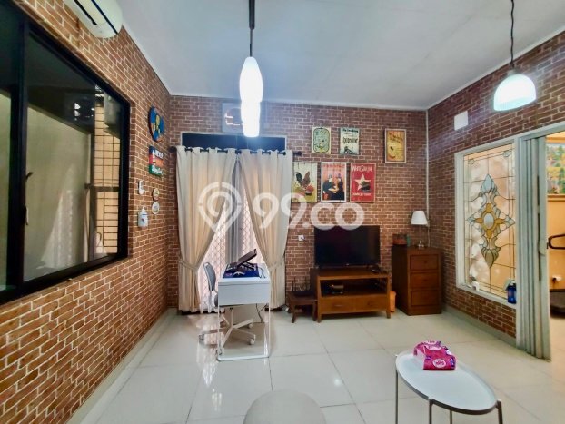 Rumah Luxury Modern Siap Huni di Graha Raya Tangerang Selatan Rumah Luxury Modern Siap Huni di Graha Raya Tangerang Selatan