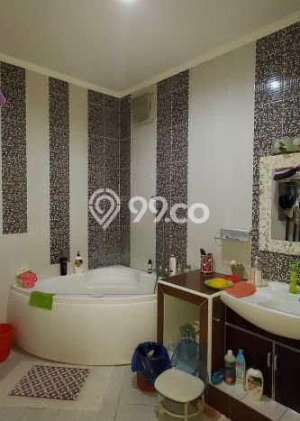 Ready to Use! Luxury House LT 500m2 Desain Elegan di Jombang Ready to Use! Luxury House LT 500m2 Desain Elegan di Jombang