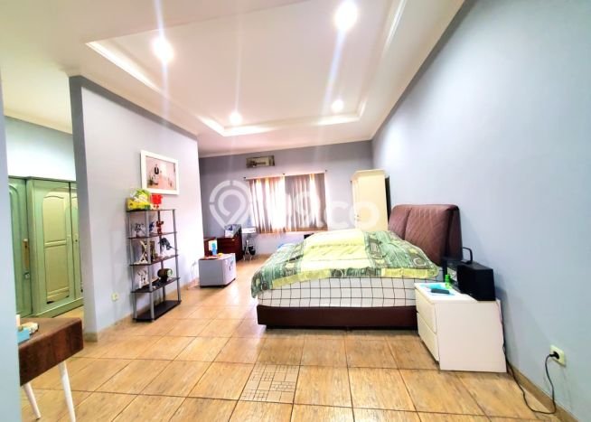 Ready to Use! Luxury House LT 500m2 Desain Elegan di Jombang Ready to Use! Luxury House LT 500m2 Desain Elegan di Jombang