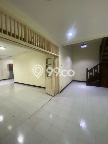 Hunian Mewah LB 140m2 Siap Huni Desain Elegan di Bintaro, Tangerang Selatan Hunian Mewah LB 140m2 Siap Huni Desain Elegan di Bintaro, Tangerang Selatan