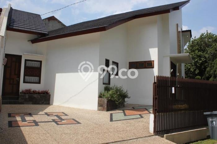 For Sale! Luxury House LT 265m2 Desain Elegan di Jombang For Sale! Luxury House LT 265m2 Desain Elegan di Jombang