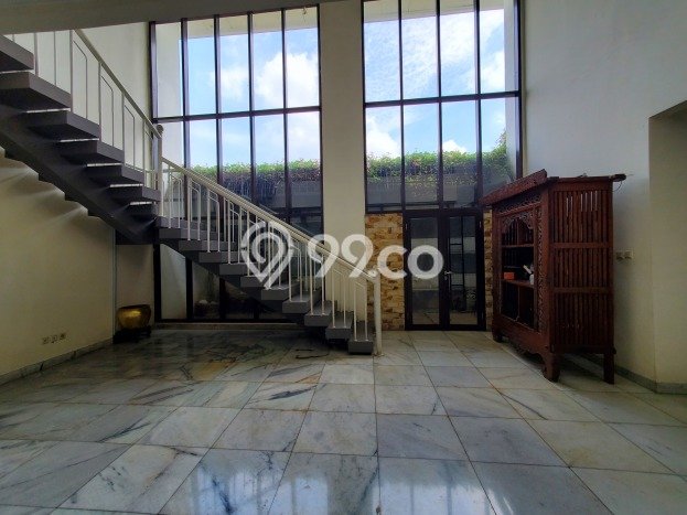Rumah Mewah LB 300m2 Siap Pakai Desain Elegan di Ragunan, Jakarta Selatan Rumah Mewah LB 300m2 Siap Pakai Desain Elegan di Ragunan, Jakarta Selatan