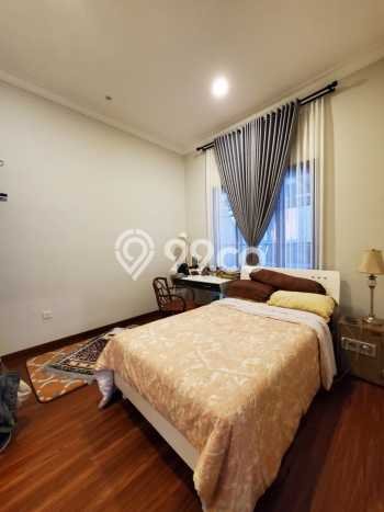 Rumah Mewah LB 252m2 Siap Huni Desain Elegan di Pondok Ranji, Tangerang Rumah Mewah LB 252m2 Siap Huni Desain Elegan di Pondok Ranji, Tangerang