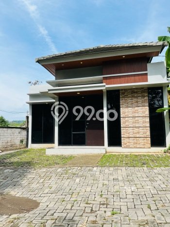 Rumah LT 92m2m² / LB 50m2m² View Gunung di Tembalang, Semarang Rumah LT 92m2m² / LB 50m2m² View Gunung di Tembalang, Semarang