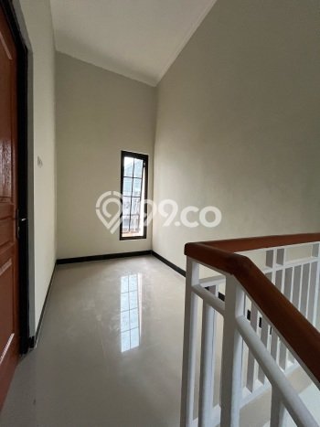 Rumah Modern Minimalis 3 Kamar Siap Huni di Banyumanik Rumah Modern Minimalis 3 Kamar Siap Huni di Banyumanik