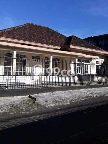 Disewakan! Rumah 4 Kamar Tidur &
3 Kamar Mandi di Bareng, Malang Disewakan! Rumah 4 Kamar Tidur &
3 Kamar Mandi di Bareng, Malang