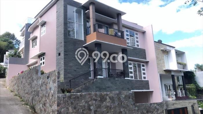 Rumah Mewah Dijual LT 236m2 di Cidadap, Bandung Rumah Mewah Dijual LT 236m2 di Cidadap, Bandung