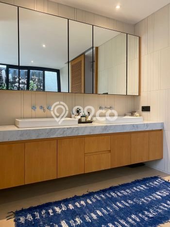 Ready to Use! Premium House LT 269m2 Desain Elegan di Cinere Ready to Use! Premium House LT 269m2 Desain Elegan di Cinere