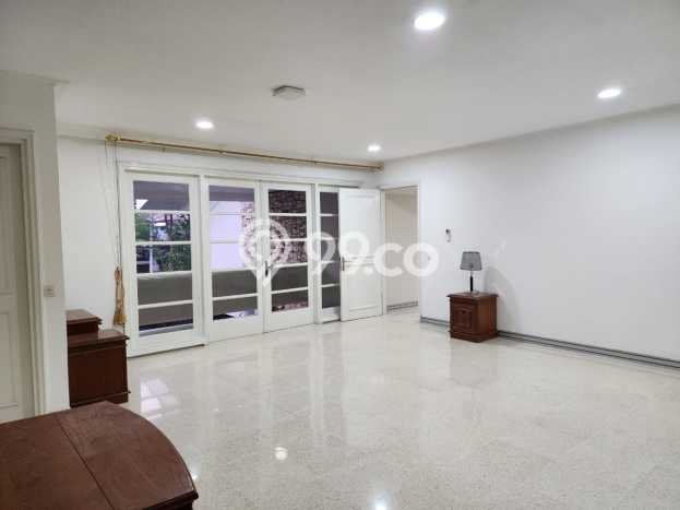 Disewakan Hunian Konsep Modern di Kebayoran Baru Jakarta Selatan dengan 5 KT Disewakan Hunian Konsep Modern di Kebayoran Baru Jakarta Selatan dengan 5 KT