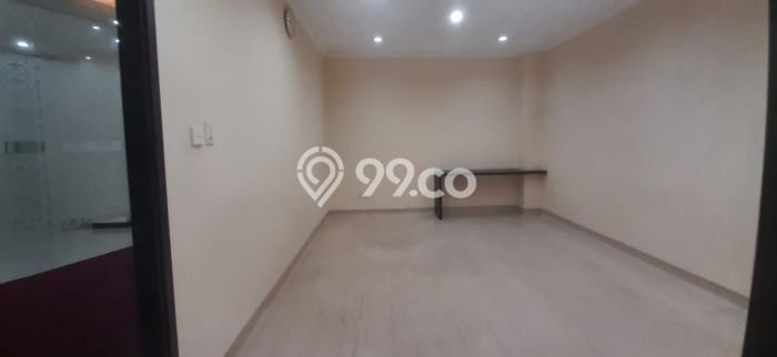 Unit Komersial Paling Strategis di Kebayoran Baru Jakarta Selatan dengan LB 420m2 Unit Komersial Paling Strategis di Kebayoran Baru Jakarta Selatan dengan LB 420m2