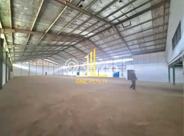 Gudang Disewa di Bandung dengan LB 1800m2 Area Komersial Ramai Gudang Disewa di Bandung dengan LB 1800m2 Area Komersial Ramai