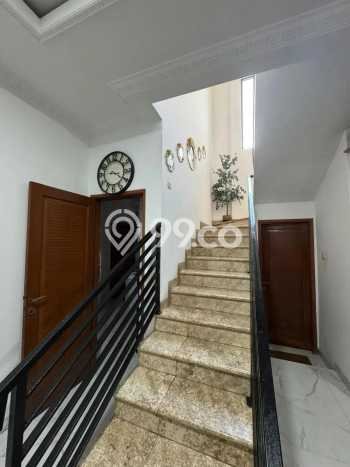 For Sale! Luxury House LT 132m2 Desain Elegan di Condet For Sale! Luxury House LT 132m2 Desain Elegan di Condet