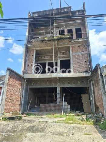 Dijual Cepat Rumah Bagus Siap Huni LB 300m2 di Ngaliyan, Semarang Dijual Cepat Rumah Bagus Siap Huni LB 300m2 di Ngaliyan, Semarang