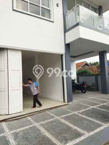 Rumah Strategis Minimalis Lb 350m2 di Cisarua, Bandung Barat Rumah Strategis Minimalis Lb 350m2 di Cisarua, Bandung Barat