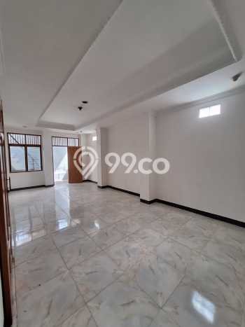 Rumah Berkualitas dengan 4 Kamar Tidur di Lingkungan Asri Green garden, Jakarta Barat Rumah Berkualitas dengan 4 Kamar Tidur di Lingkungan Asri Green garden, Jakarta Barat