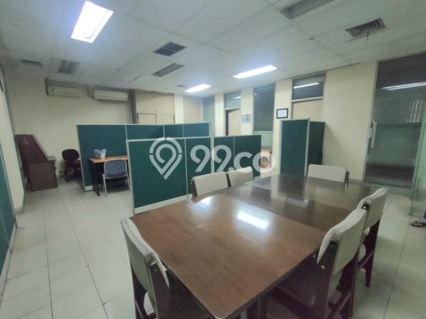 Disewakan Kantor di Arjuna Selatan, Luas 600m², Area Strategis, Ready Untuk Dipakai Disewakan Kantor di Arjuna Selatan, Luas 600m², Area Strategis, Ready Untuk Dipakai