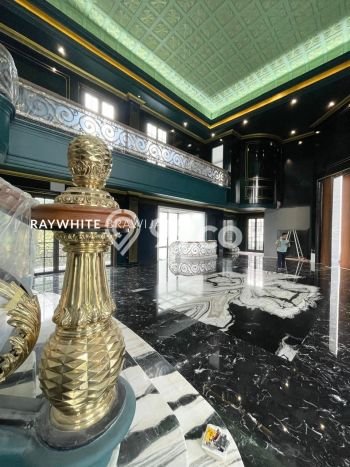 Rumah Elit Akses Strategis di Jakarta Selatan Unfurnished Rumah Elit Akses Strategis di Jakarta Selatan Unfurnished