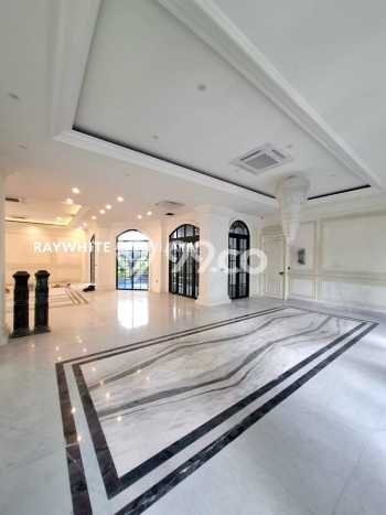 Hunian Mewah LB 2000m2 Siap Pakai Desain Elegan di Pondok Indah, Jakarta Selatan Hunian Mewah LB 2000m2 Siap Pakai Desain Elegan di Pondok Indah, Jakarta Selatan
