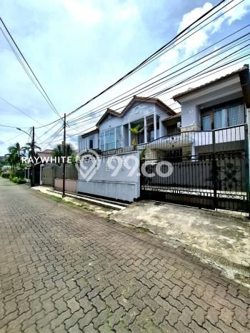 Siap Huni Rumah Mewah 4 Kamar di Kebayoran Lama Dekat ke Mana Pun Siap Huni Rumah Mewah 4 Kamar di Kebayoran Lama Dekat ke Mana Pun