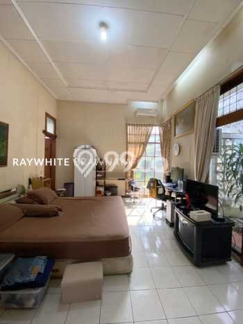 Ready to Use! Luxury House LT 985m2 Desain Elegan di Kemang Ready to Use! Luxury House LT 985m2 Desain Elegan di Kemang