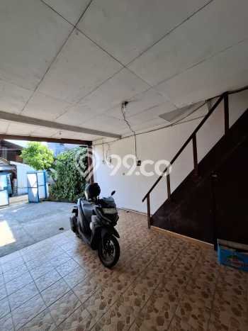 Kost Dijual Lokasi Kebayoran Baru, Jakarta Selatan, 8 KT, 3 KM, 200m2 Kost Dijual Lokasi Kebayoran Baru, Jakarta Selatan, 8 KT, 3 KM, 200m2