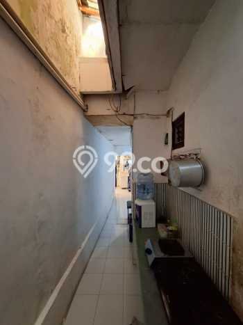 Kost Dijual Lokasi Kebayoran Baru, Jakarta Selatan, 8 KT, 3 KM, 200m2 Kost Dijual Lokasi Kebayoran Baru, Jakarta Selatan, 8 KT, 3 KM, 200m2