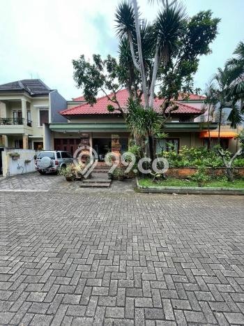 Rumah Mewah LB 450m2 Siap Pakai Desain Elegan di Cirendeu, Jakarta Selatan Rumah Mewah LB 450m2 Siap Pakai Desain Elegan di Cirendeu, Jakarta Selatan