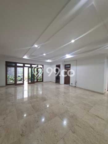 Lokasi terbaik! Rumah siap huni dikontrakkan di Kebayoran Baru LB 450m2 Lokasi terbaik! Rumah siap huni dikontrakkan di Kebayoran Baru LB 450m2