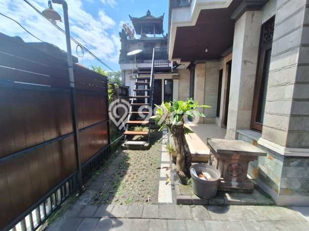 Disewakan! Rumah 6 Kamar Tidur &
2 Kamar Mandi di Dalung, Badung Disewakan! Rumah 6 Kamar Tidur &
2 Kamar Mandi di Dalung, Badung