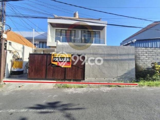 Vila di , Area 180m2m², Lokasi Strategis, Tersedia Vila di , Area 180m2m², Lokasi Strategis, Tersedia