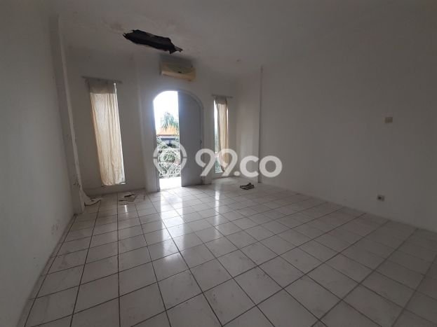 Ruko Lokasi Komersial di Gatot Subroto, Luas 315m², Jalur Strategis Ruko Lokasi Komersial di Gatot Subroto, Luas 315m², Jalur Strategis