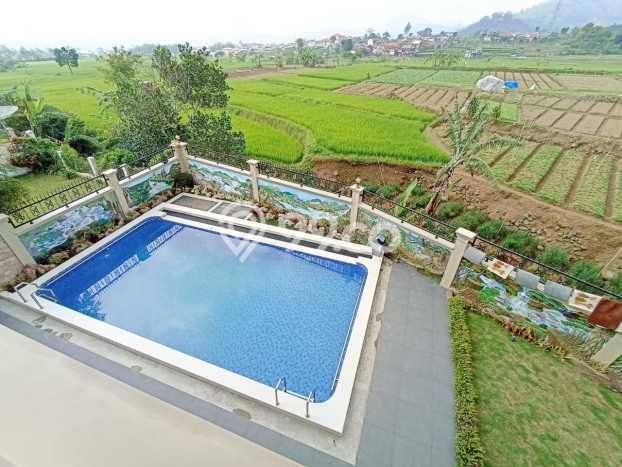 Vila Kawasan Cipanas, Luas 400m2m², Lokasi Strategis Vila Kawasan Cipanas, Luas 400m2m², Lokasi Strategis