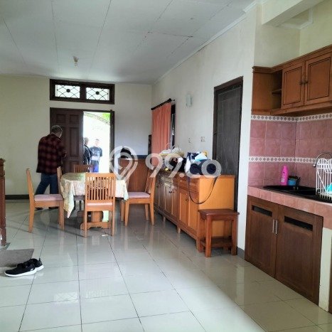 Vila di Cipanas, Ukuran 310m2m², Dekat ke beragam keperluan Vila di Cipanas, Ukuran 310m2m², Dekat ke beragam keperluan