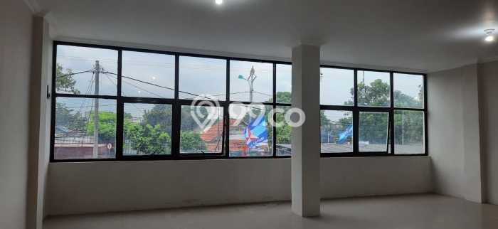 Disewakan Ruko di Kawasan Ramai Narogong Luas 360m2 Disewakan Ruko di Kawasan Ramai Narogong Luas 360m2