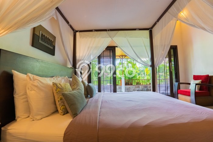 LOKASI TERBAIK! Vila di , Dimensi 235m2m², Lokasi Strategis dengan akses mudah LOKASI TERBAIK! Vila di , Dimensi 235m2m², Lokasi Strategis dengan akses mudah