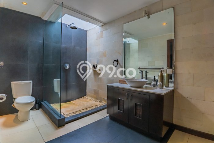 LOKASI TERBAIK! Vila di , Dimensi 235m2m², Lokasi Strategis dengan akses mudah LOKASI TERBAIK! Vila di , Dimensi 235m2m², Lokasi Strategis dengan akses mudah