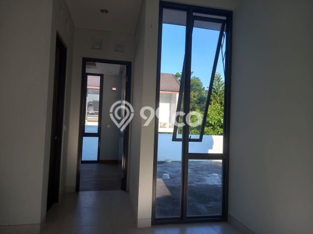 Rumah Elit Modern Tanpa Renovasi di BSB City Semarang Rumah Elit Modern Tanpa Renovasi di BSB City Semarang