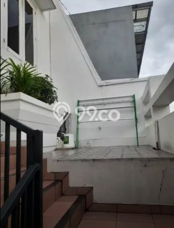 Jual Rumah Bagus Siap Huni LB 170m2 di Banyumanik, Semarang Jual Rumah Bagus Siap Huni LB 170m2 di Banyumanik, Semarang