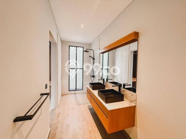 HOT DEAL! Vila di , Luas 336m2m², Lokasi Strategis HOT DEAL! Vila di , Luas 336m2m², Lokasi Strategis