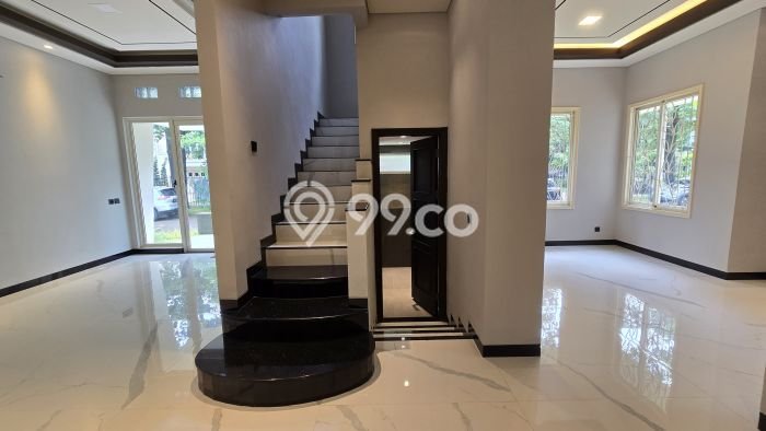 Ready to Use! Premium House LT 286m2 Desain Elegan di Gading Serpong The Spring Ready to Use! Premium House LT 286m2 Desain Elegan di Gading Serpong The Spring
