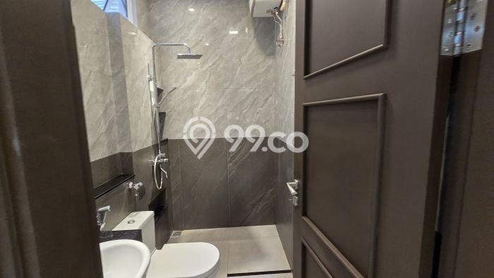 Ready to Use! Premium House LT 286m2 Desain Elegan di Gading Serpong The Spring Ready to Use! Premium House LT 286m2 Desain Elegan di Gading Serpong The Spring