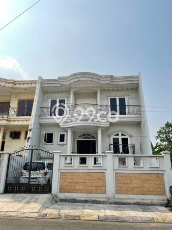 Hunian Elit LB 200m2 Siap Pakai Desain Elegan di Modernland, Tangerang Hunian Elit LB 200m2 Siap Pakai Desain Elegan di Modernland, Tangerang